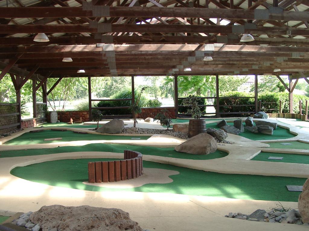 Circle M Camping Resort Screened Park Model 27 Wabank Esterno foto